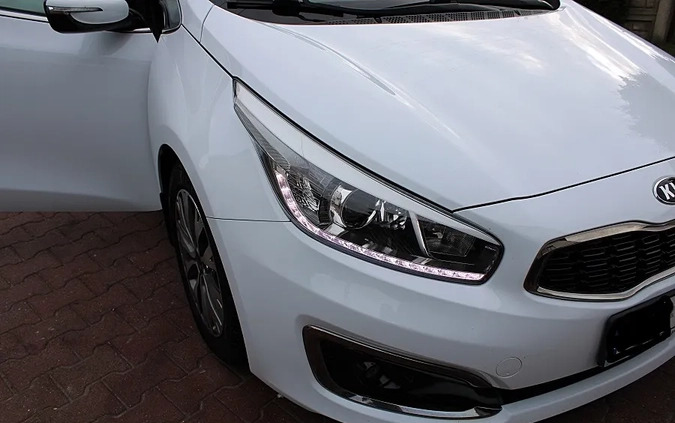 Kia Ceed cena 48900 przebieg: 139000, rok produkcji 2016 z Wolbrom małe 172